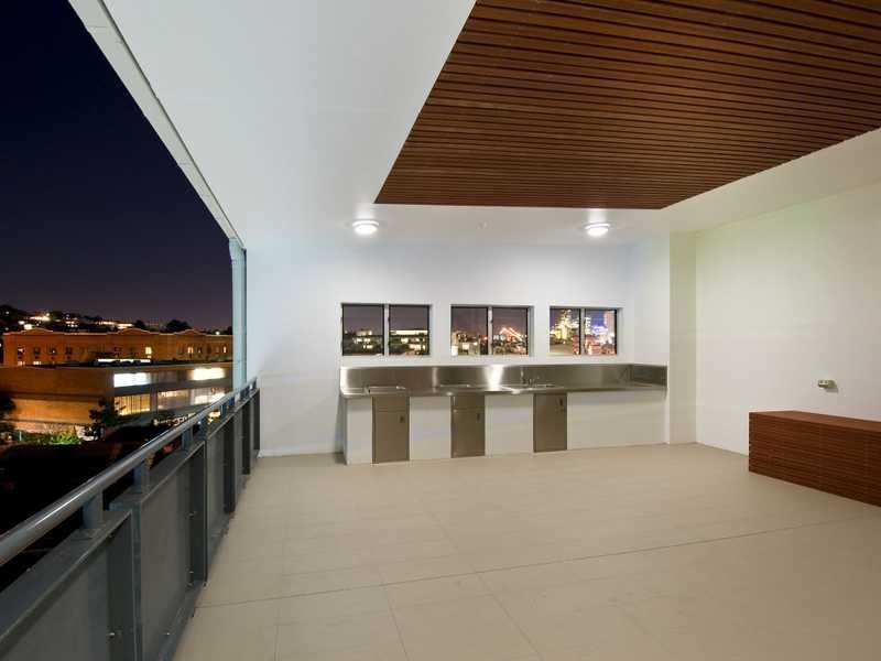 19 Masters Street, Newstead QLD 4006