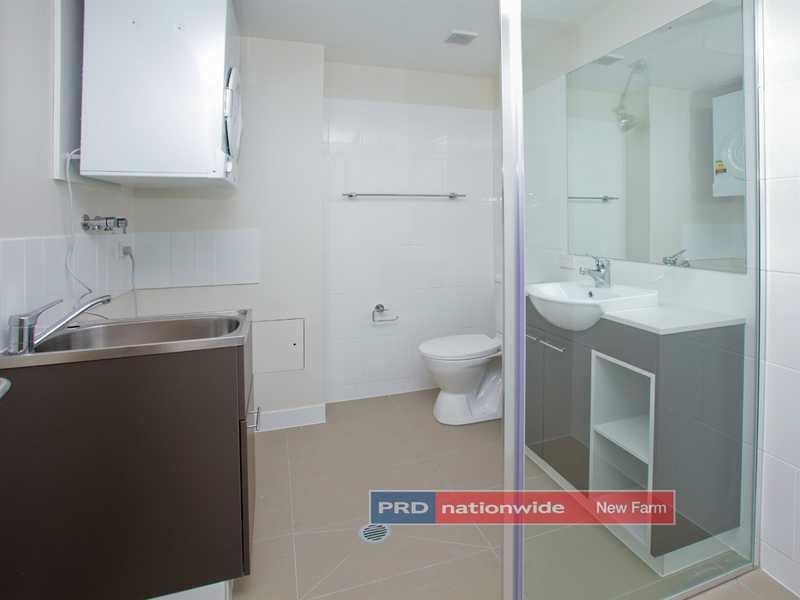 Unit 406/19 Masters Street, Newstead QLD 4006