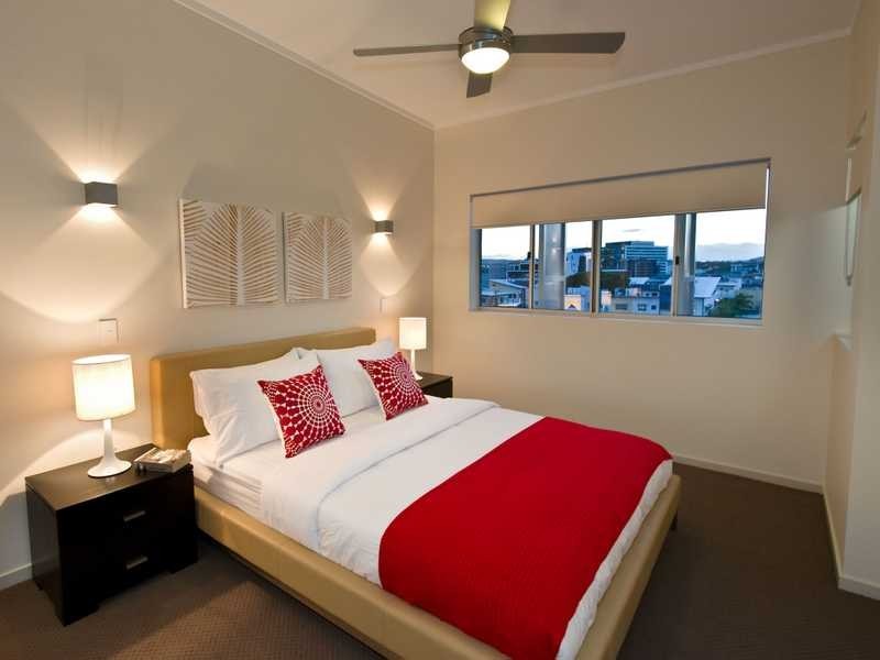 Unit 402/19 Masters Street, Newstead QLD 4006