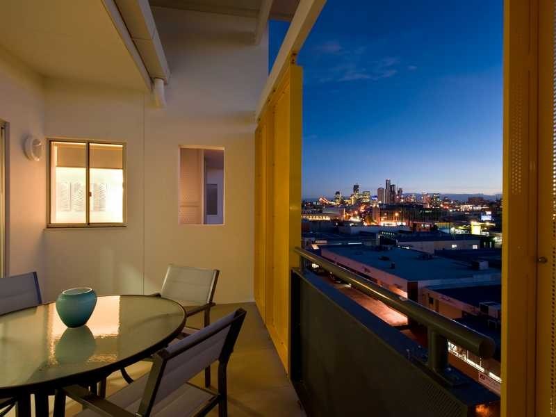 Unit 402/19 Masters Street, Newstead QLD 4006