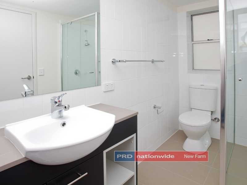 Unit 409/19 Masters Street, Newstead QLD 4006