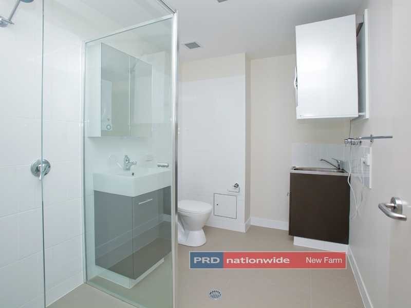 Unit 415/19 Masters Street, Newstead QLD 4006