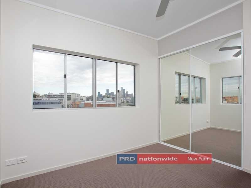 Unit 415/19 Masters Street, Newstead QLD 4006