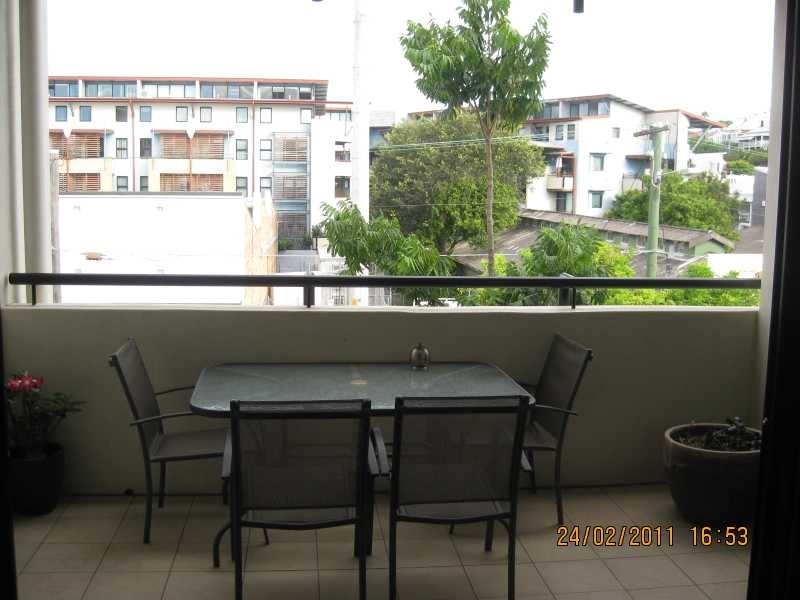 Unit 9/120 Commercial Road, Teneriffe QLD 4005