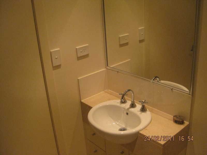 Unit 9/120 Commercial Road, Teneriffe QLD 4005