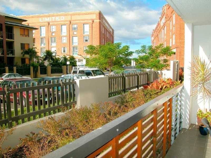 Unit 107/71 Beeston Street, Teneriffe QLD 4005