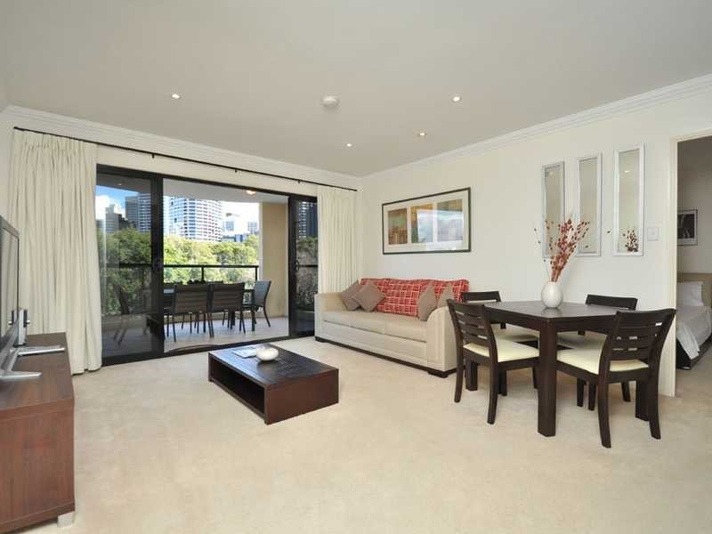 36 MacDonald Street, Kangaroo Point QLD 4169