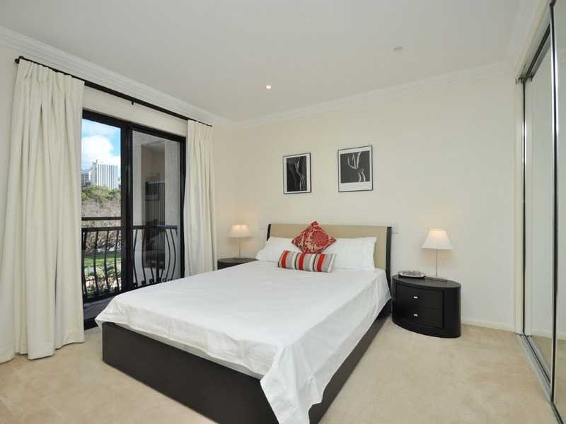 36 MacDonald Street, Kangaroo Point QLD 4169