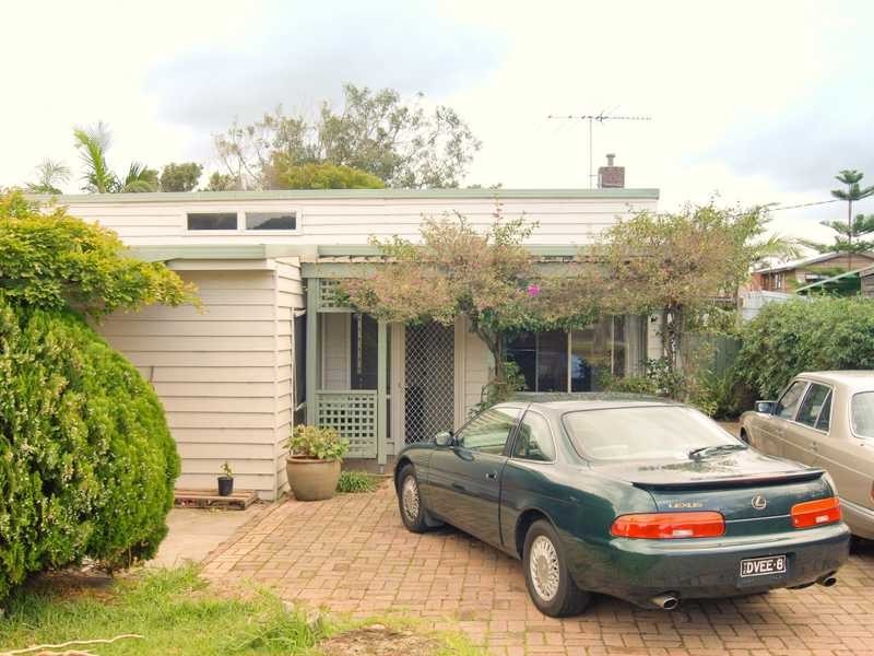 11 Lochiel Avenue, Edithvale VIC 3196