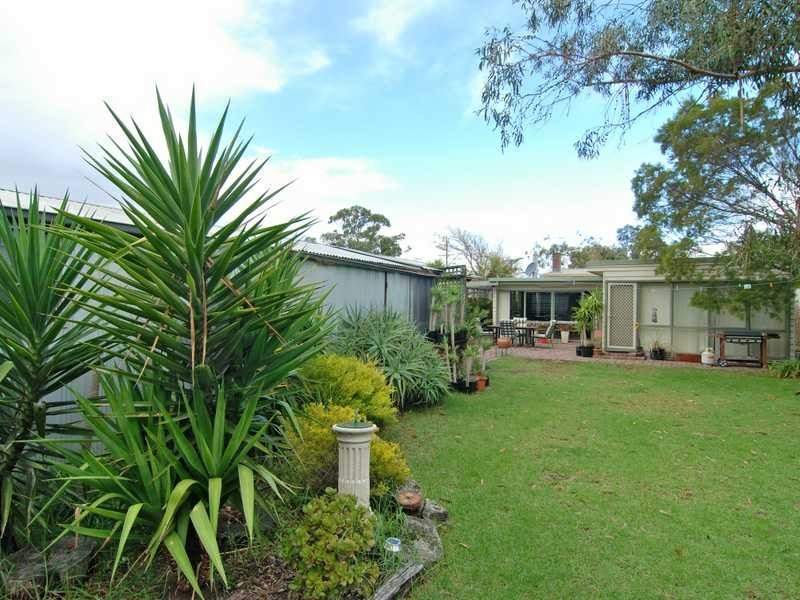 11 Lochiel Avenue, Edithvale VIC 3196