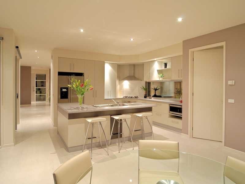 8 Lake King Circle, Waterways VIC 3195