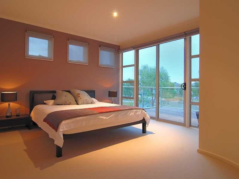 8 Lake King Circle, Waterways VIC 3195