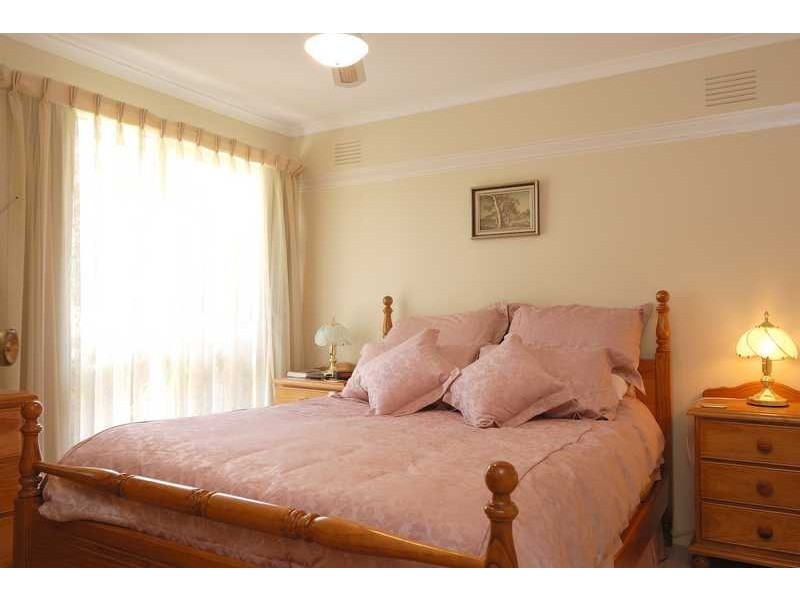 2/10 Higham, Cheltenham VIC 3192