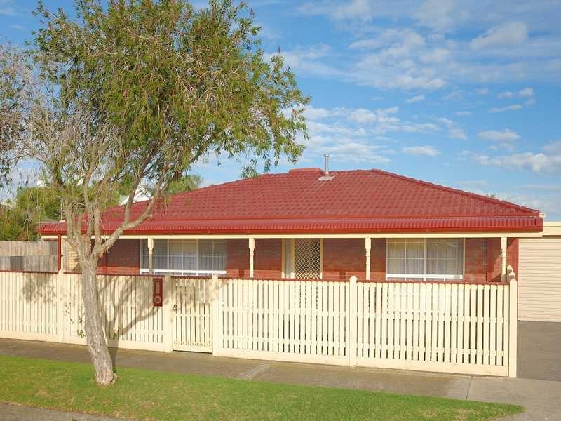 2/62 Field Avenue, Edithvale VIC 3196