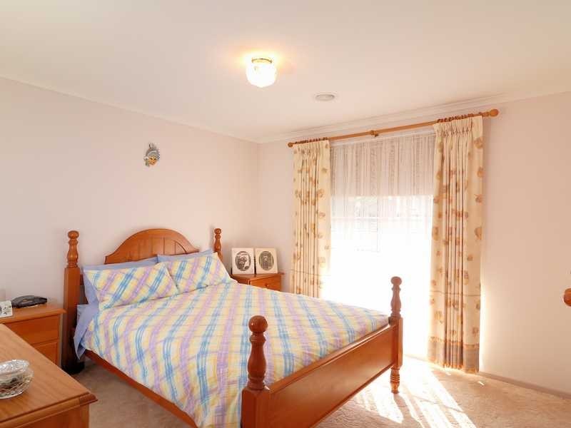 2/62 Field Avenue, Edithvale VIC 3196