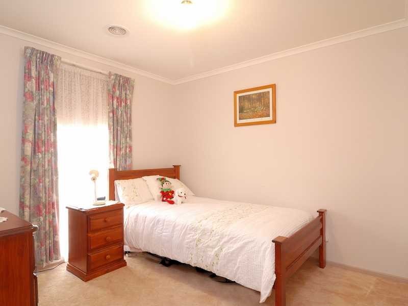 2/62 Field Avenue, Edithvale VIC 3196