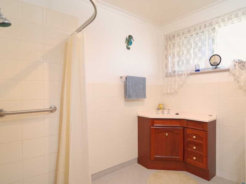 2/62 Field Avenue, Edithvale VIC 3196