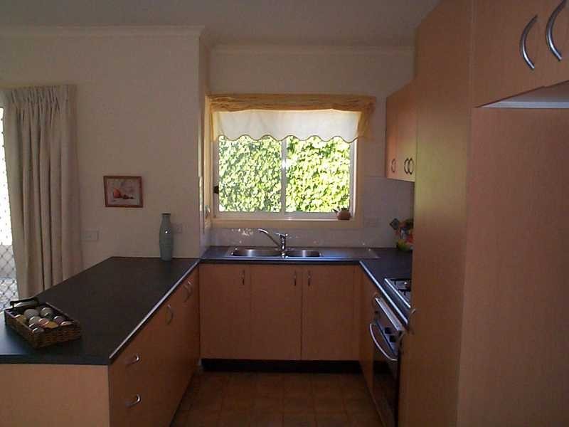 2/37 Royal Road, Bonbeach VIC 3196