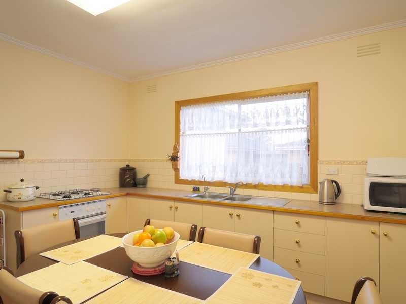 50 Woodbine Grove, Chelsea VIC 3196