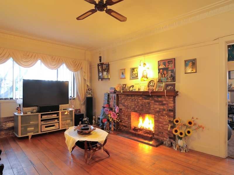 50 Woodbine Grove, Chelsea VIC 3196