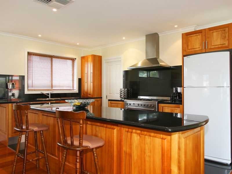 11 Newton Street, Seaford VIC 3198