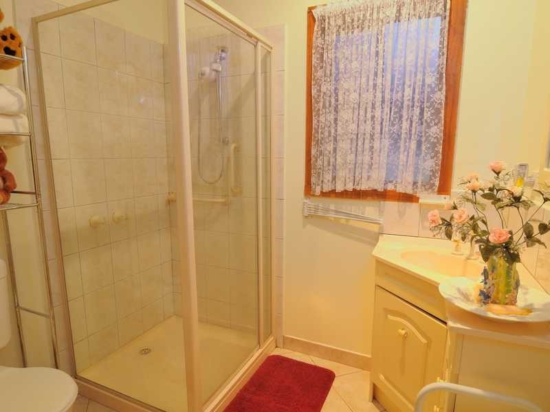 50 Woodbine Grove, Chelsea VIC 3196