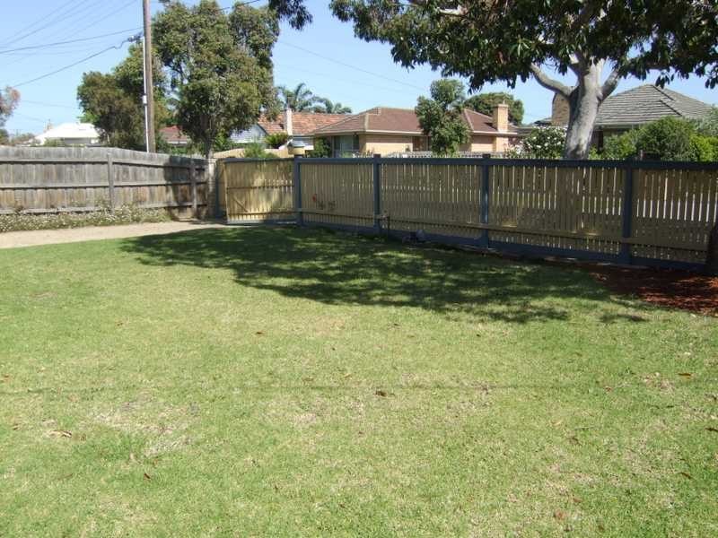 8 Crown Road, Bonbeach VIC 3196