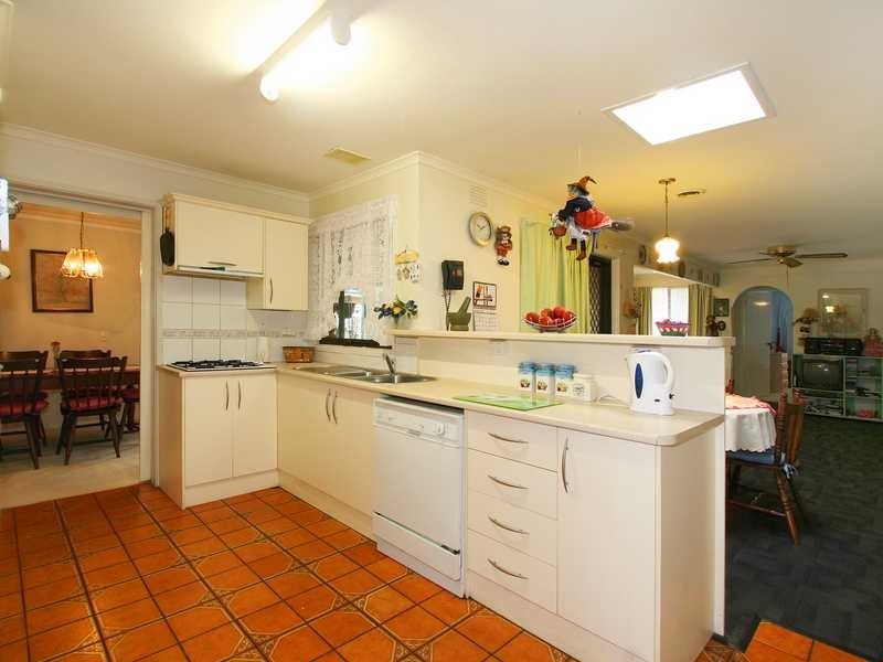 5 Clarood Crescent, Chelsea Heights VIC 3196