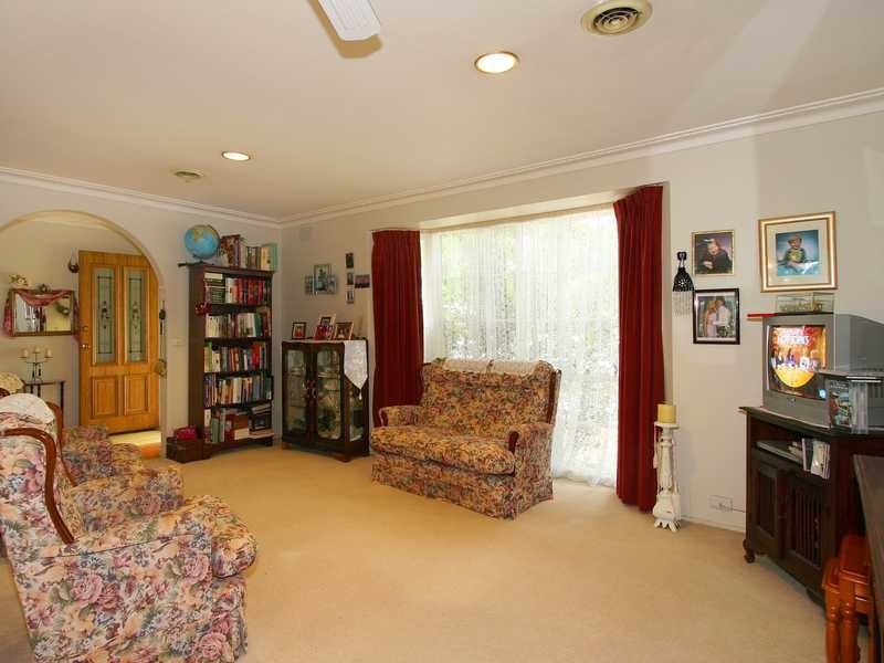 5 Clarood Crescent, Chelsea Heights VIC 3196