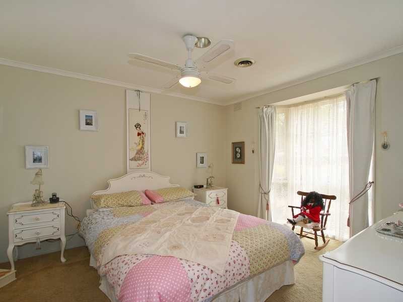 5 Clarood Crescent, Chelsea Heights VIC 3196