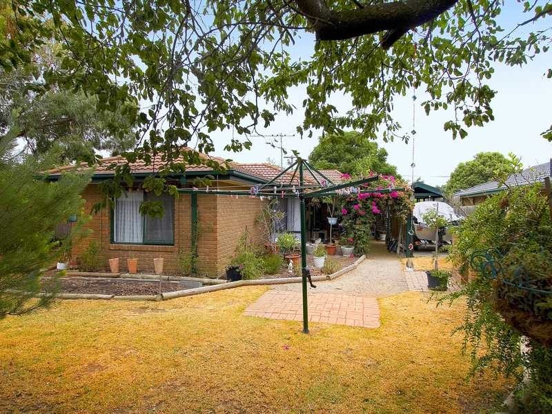 5 Clarood Crescent, Chelsea Heights VIC 3196