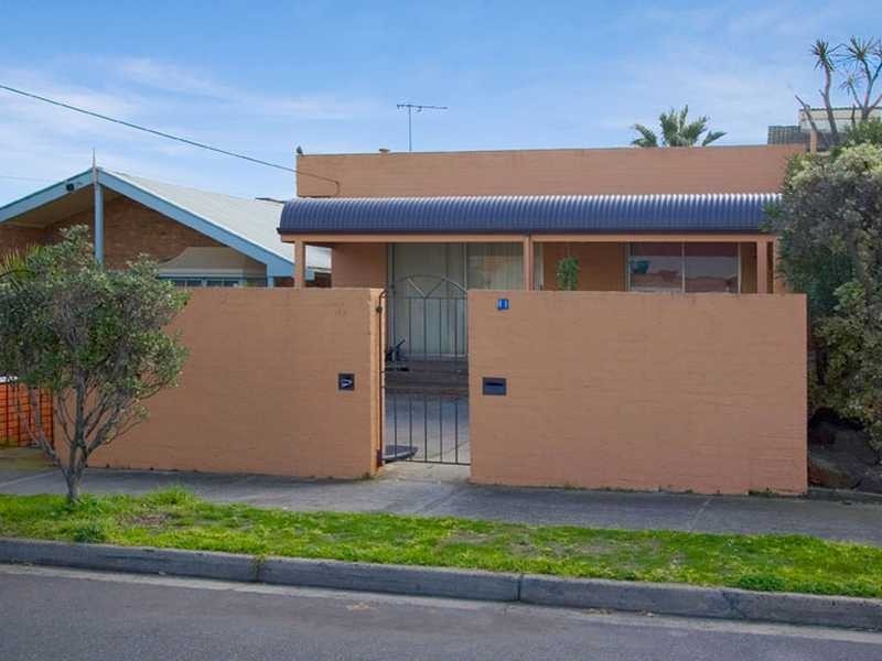 11 Barnes Grove, Chelsea VIC 3196