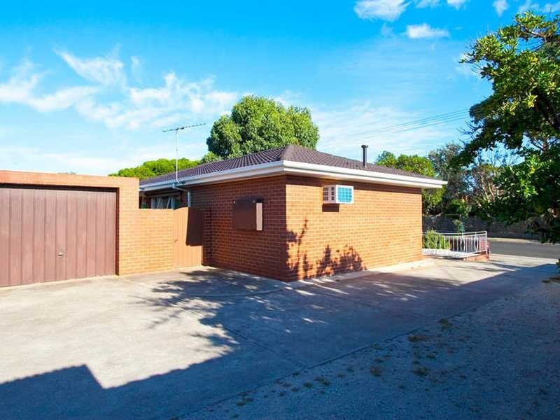 1/8 Woodbine Grove, Chelsea VIC 3196