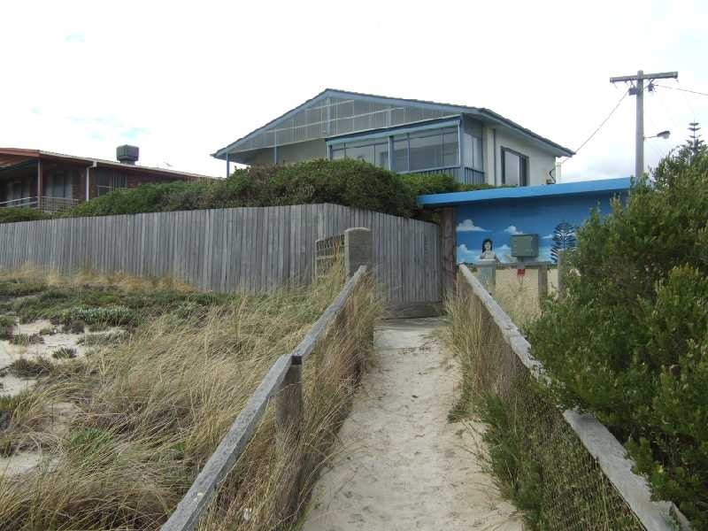 19 Newington Parade, Chelsea VIC 3196