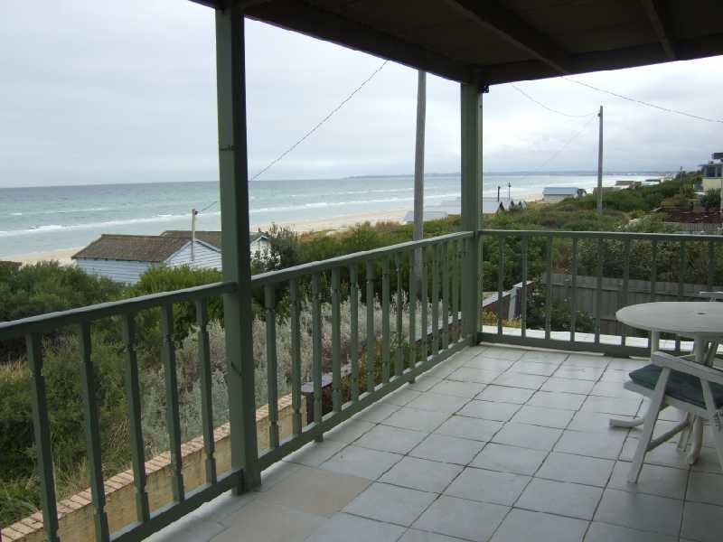 10A Berwen Grove, Chelsea VIC 3196