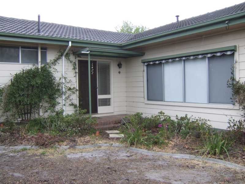 12 Downs Road, Seaford VIC 3198