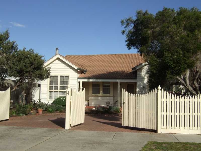 4 Foy Avenue, Chelsea VIC 3196