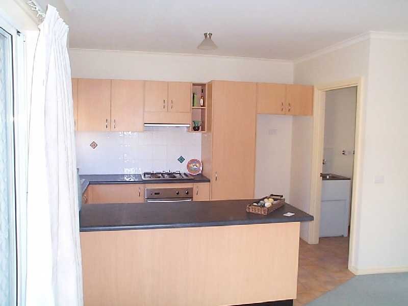 2/37 Royal Road, Bonbeach VIC 3196