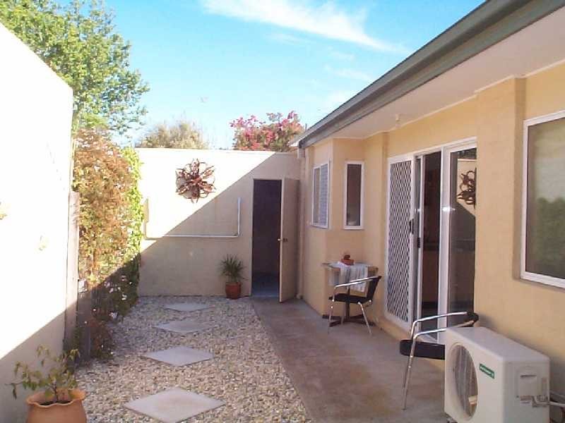 2/37 Royal Road, Bonbeach VIC 3196