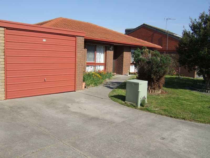 11 Pace Crescent, Chelsea VIC 3196