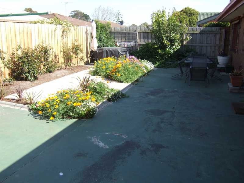 11 Pace Crescent, Chelsea VIC 3196