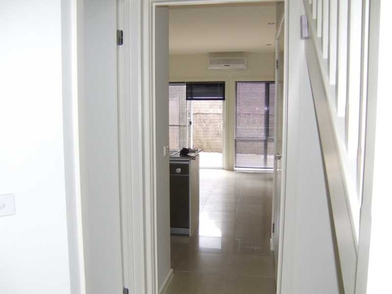 8/70 Wells Road, Seaford VIC 3198