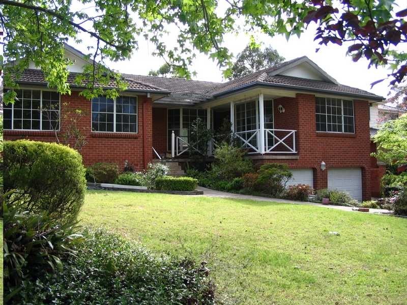 8 Rydal Ave, Castle Hill NSW 2154