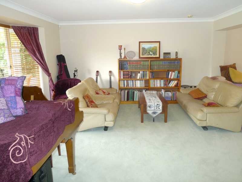 16 Tawmii Place, Castle Hill NSW 2154