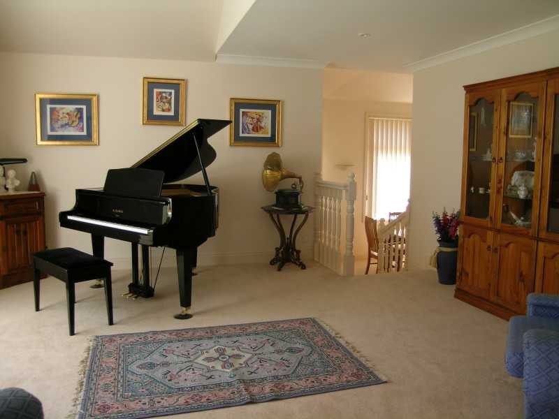 16 Giovanna Ct, Castle Hill NSW 2154