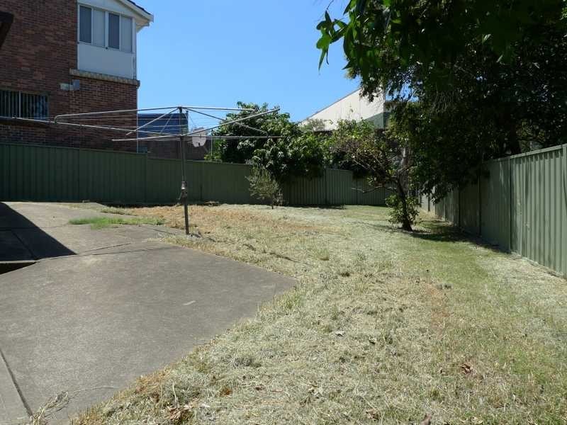 6 Barfil Crescent, South Wentworthville NSW 2145