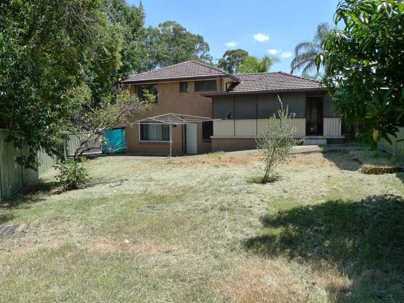 6 Barfil Crescent, South Wentworthville NSW 2145