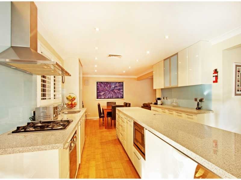 18 Woodchester Close, Castle Hill NSW 2154