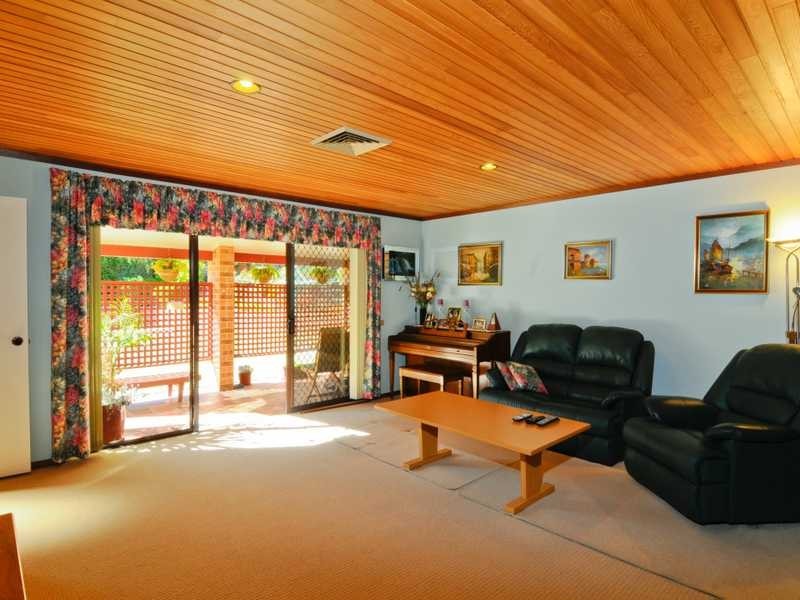 6 Sandhurst Crescent, Glenhaven NSW 2156