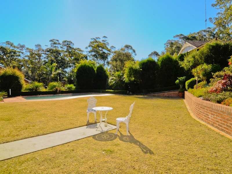 6 Sandhurst Crescent, Glenhaven NSW 2156